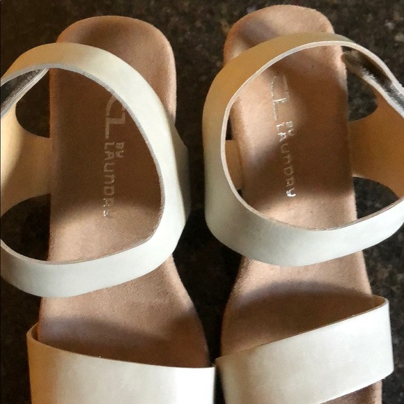 CL by Chinese Laundry Wedge, Size 7, Light Tan - Picture 6 of 8